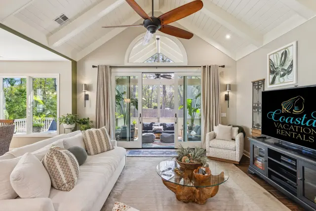 Living room of this home in Sea Pines