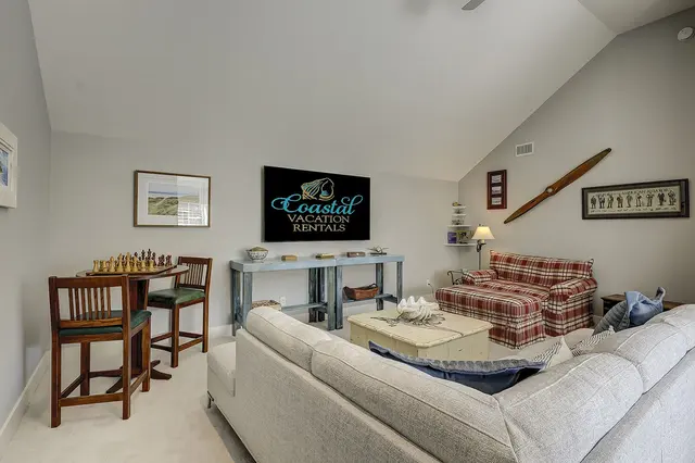 Living room of this home in Sea Pines