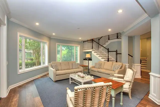 Living room of this home in Sea Pines
