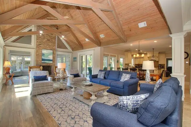 Living room of this home in Sea Pines