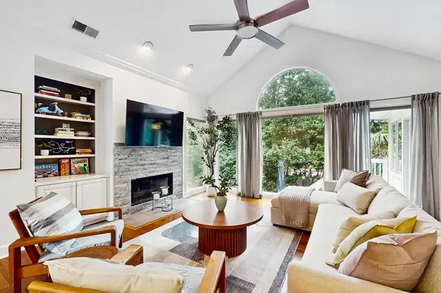 Living room of this home in Sea Pines