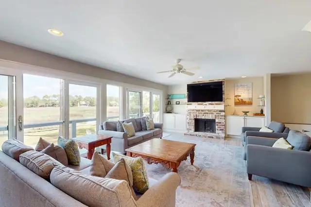 Living room of this home in Sea Pines