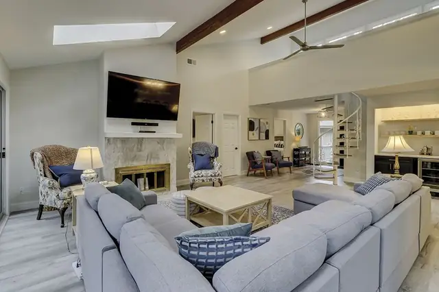Living room of this home in Sea Pines