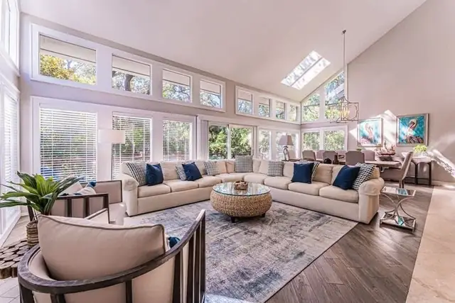 Living room of this home in Sea Pines