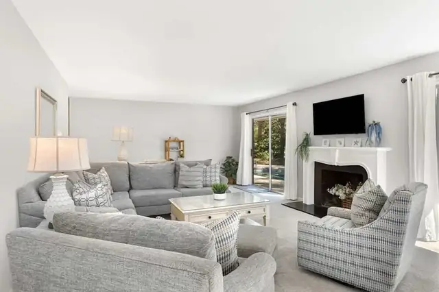 Living room of this home in Sea Pines