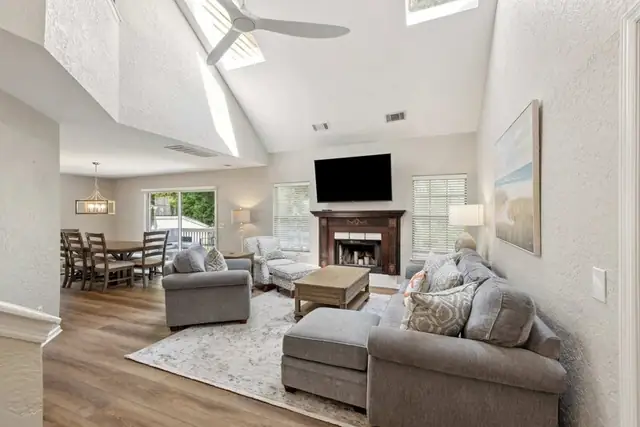 Living room of this home in Sea Pines