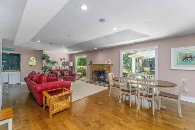 Living room of this home in Sea Pines