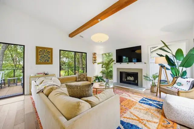 Living room of this home in Sea Pines