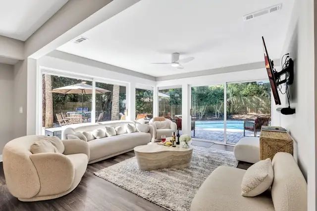 Living room of this home in Sea Pines