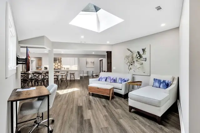 Living room of this home in Sea Pines