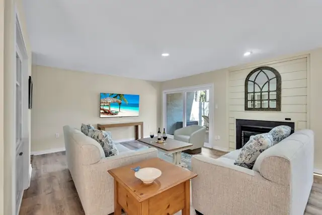 Living room of this home in Sea Pines