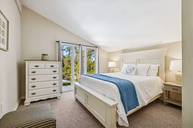 Bedroom of this home in Sea Pines