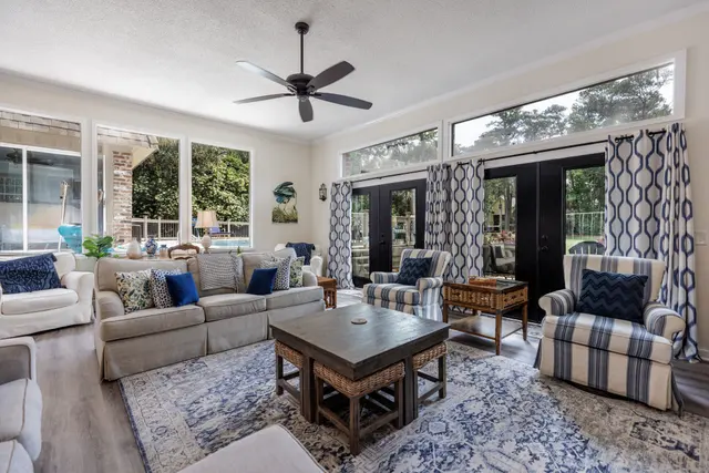 Living room of this home in Sea Pines