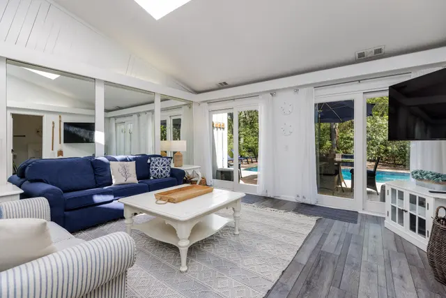 Living room of this home in Sea Pines