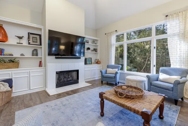 Living room of this home in Sea Pines