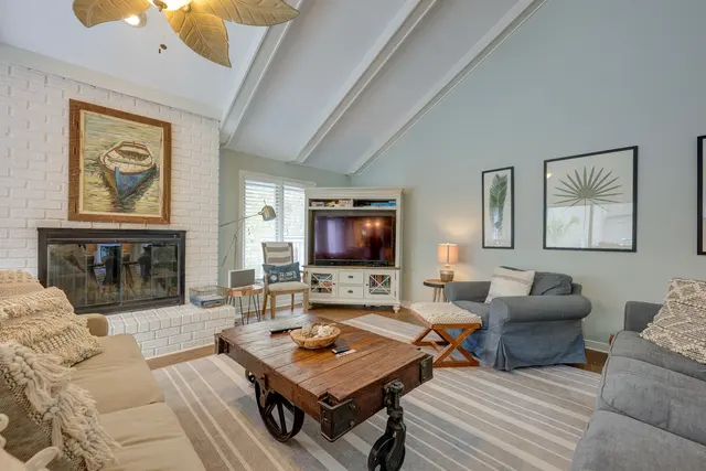 Living room of this home in Sea Pines