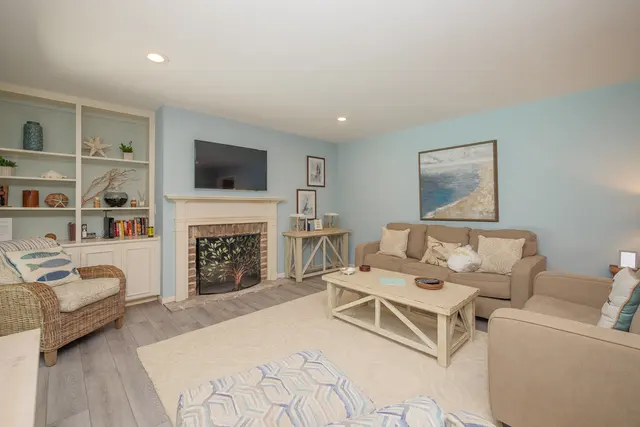 Living room of this home in Sea Pines