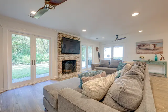 Living room of this home in Sea Pines
