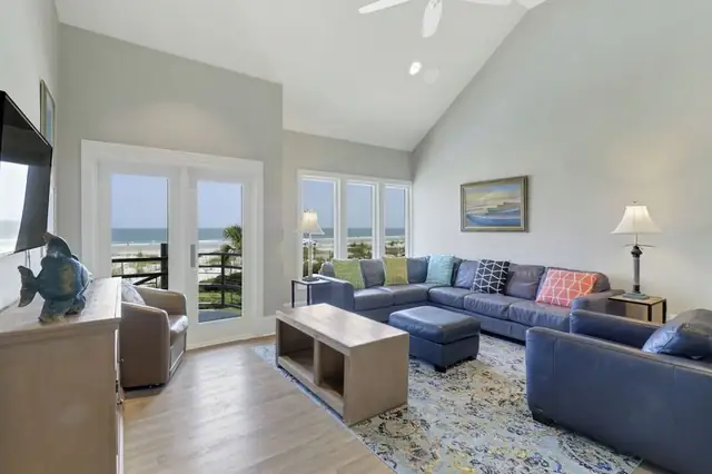 Living room of this home in Sea Pines