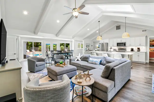 Living room of this home in Sea Pines