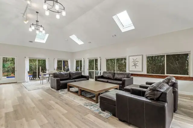 Living room of this home in Sea Pines