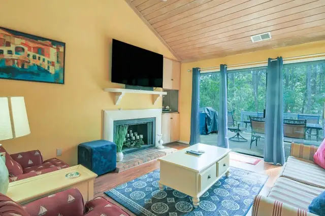 Living room of this home in Sea Pines