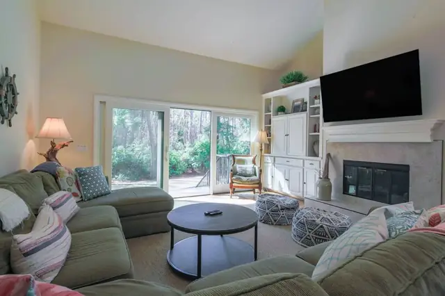 Living room of this home in Sea Pines