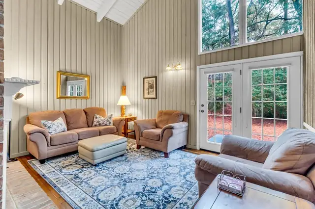 Living room of this home in Sea Pines