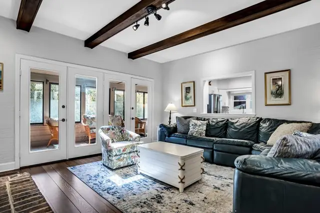 Living room of this home in Sea Pines