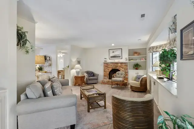 Living room of this home in Sea Pines