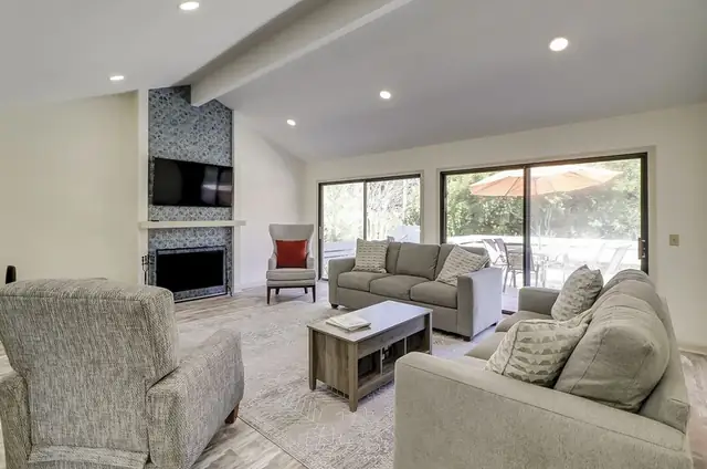 Living room of this home in Sea Pines