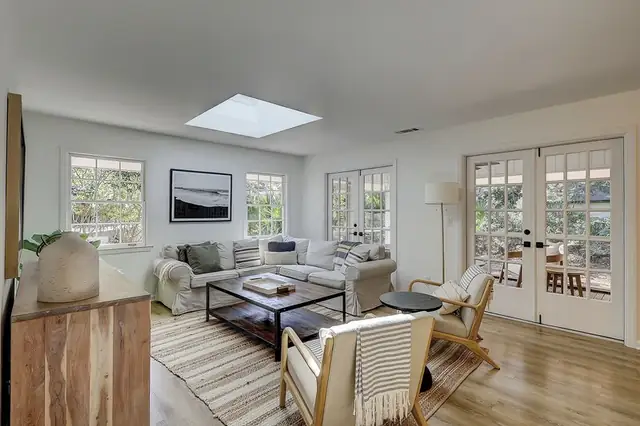 Living room of this home in Sea Pines