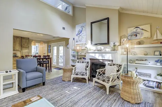 Living room of this home in Sea Pines