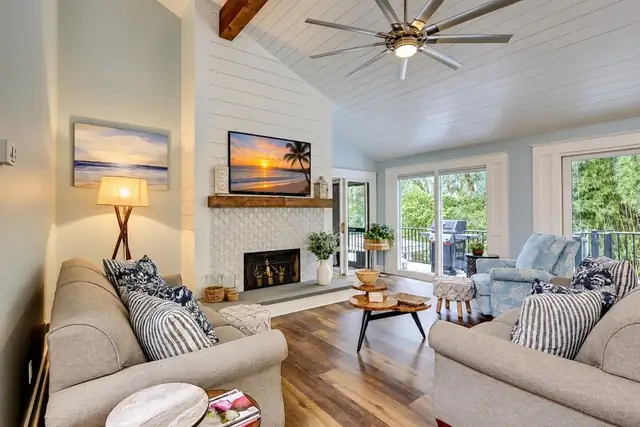 Living room of this home in Sea Pines