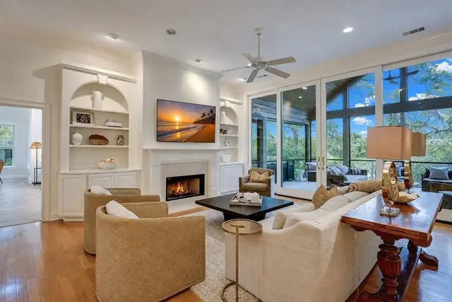 Living room of this home in Sea Pines