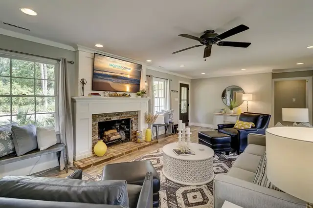 Living room of this home in Sea Pines