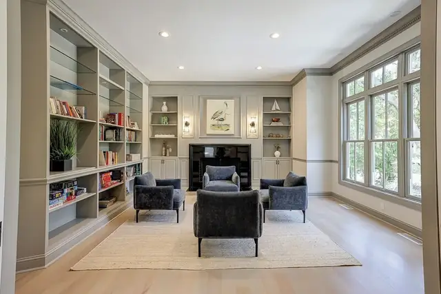 Living room of this home in Sea Pines