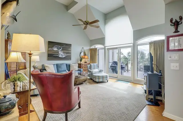Living room of this home in Sea Pines