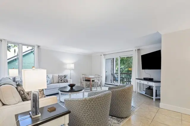 Living room at Ketch Court 882