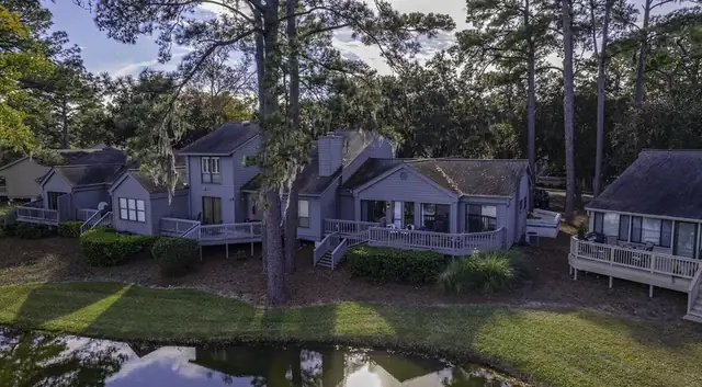 Buildings at Lake Forest Villas