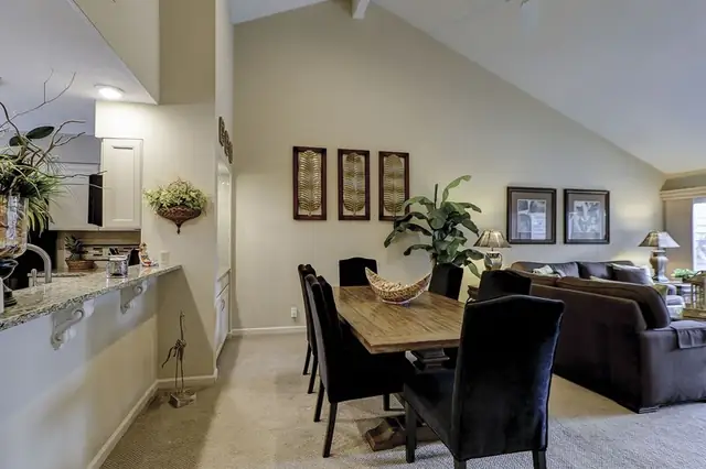 Dining area at Lake Forest Villas 3316