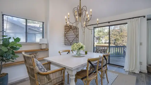 Dining area at Lake Forest Villas 3330