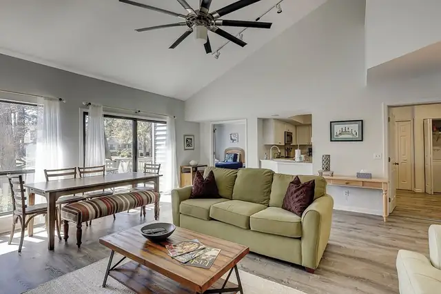 Living room at Lake Forest Villas 3348