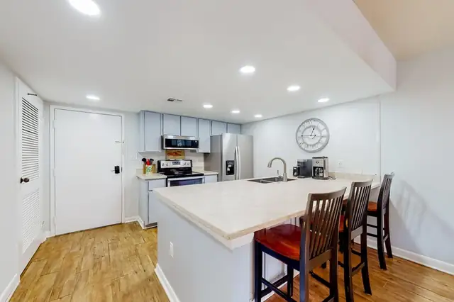 Kitchen at Mariners Way 672