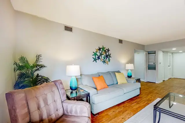 Living room at Mariners Way 672