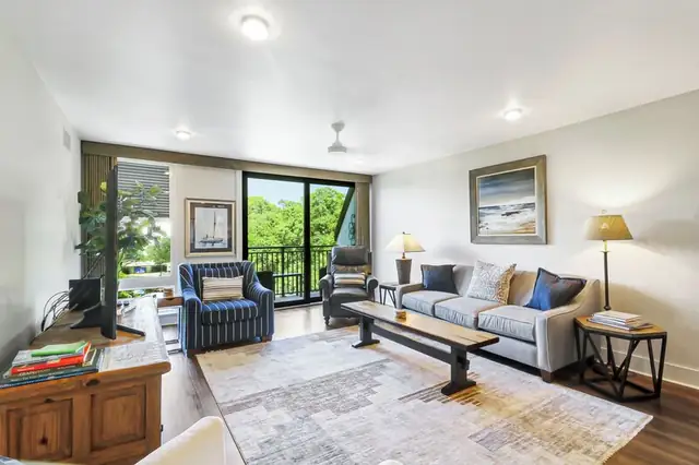 Living room at Mariners Way 682