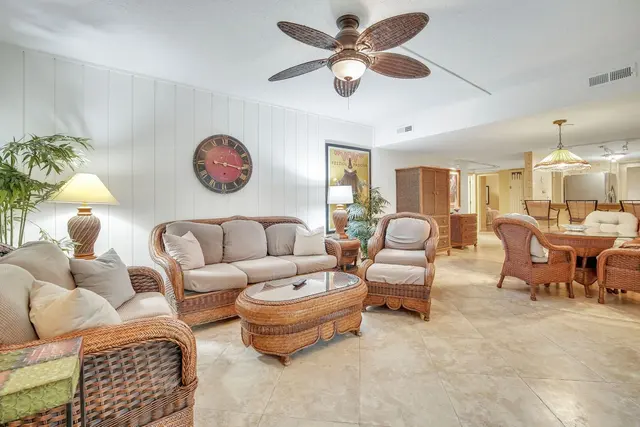 Living room at Plantation Club Villas 516