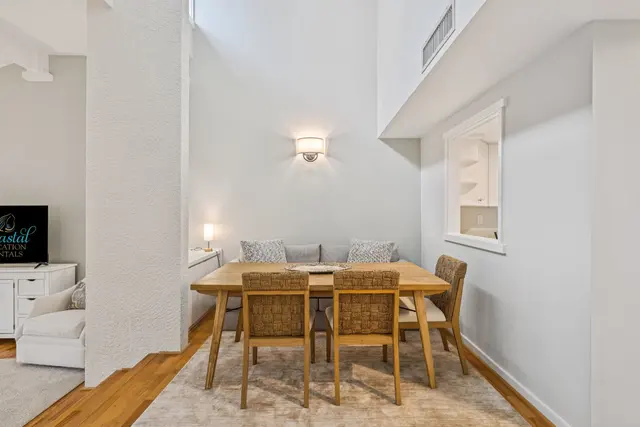 Dining area at Stoney Creek Villas 243