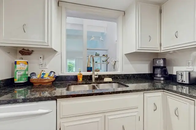 Kitchen at Stoney Creek Villas 268