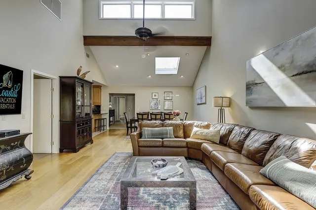 Living room at Turtle Lane Club 9
